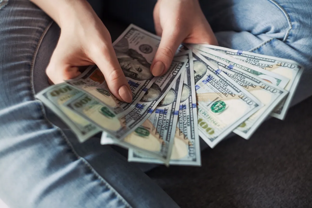 Expense tracking and financial management apps